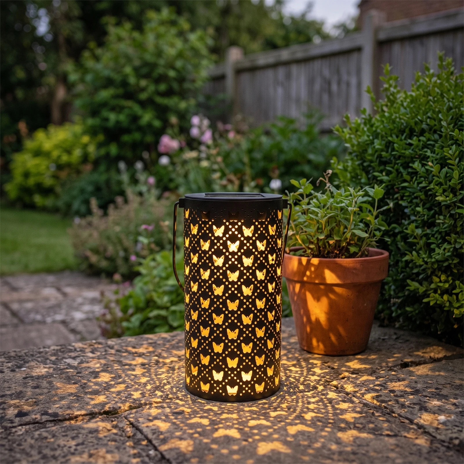 Lanterne solaire LED en forme - Outdoor Lighting Patio avis et prix