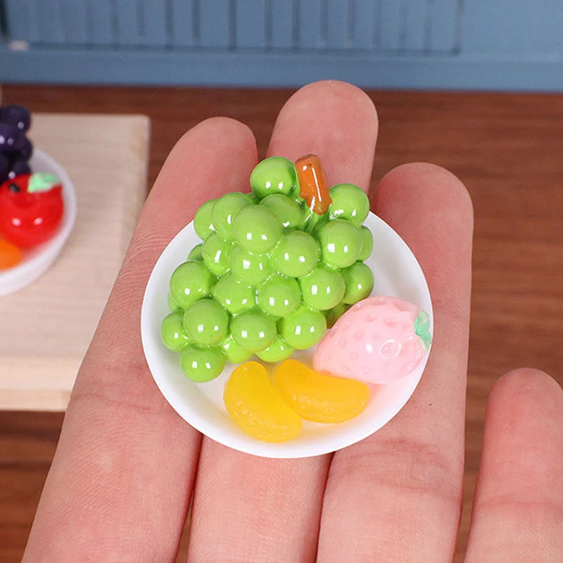 

1/12 кукольный домик, имитация фруктов с тарелкой, модель мини-винограда, бананы, папайи, еда, игрушка, украшение