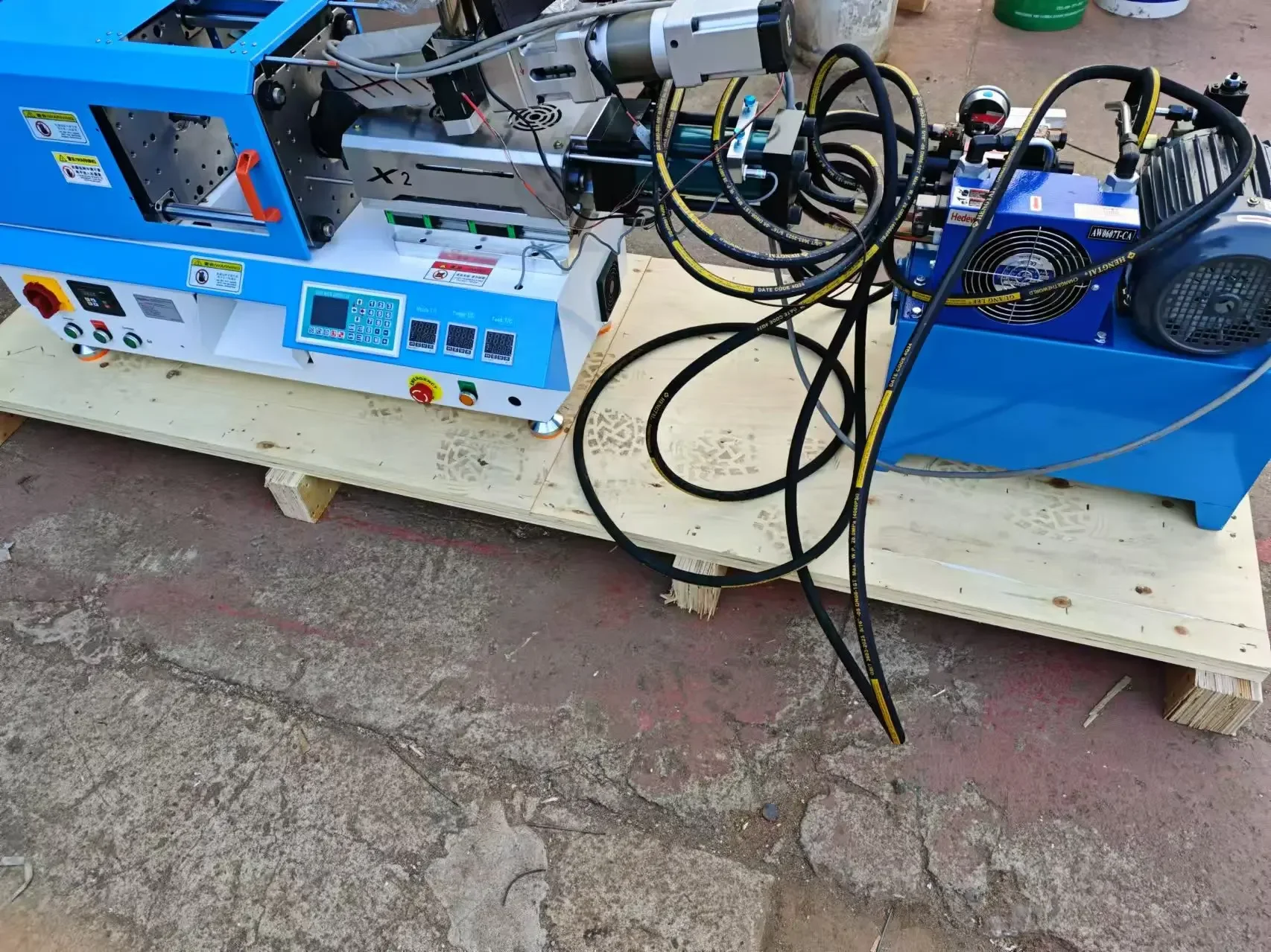 2026 Hot SellingIPM15T Mini Plastic Molding Machine  Hand Touch Automatic Plastic Desktop New and Upgraded Appearance