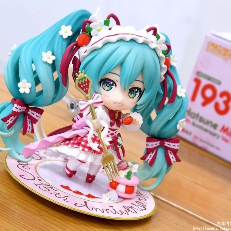 初音ミク-ストロベリー-1939-ケーキテーマ-森クレーン-高品質粘土ねんどろいどフィギュア-デスクトップpcケースデコレーション-ファンへの誕生日プレゼント