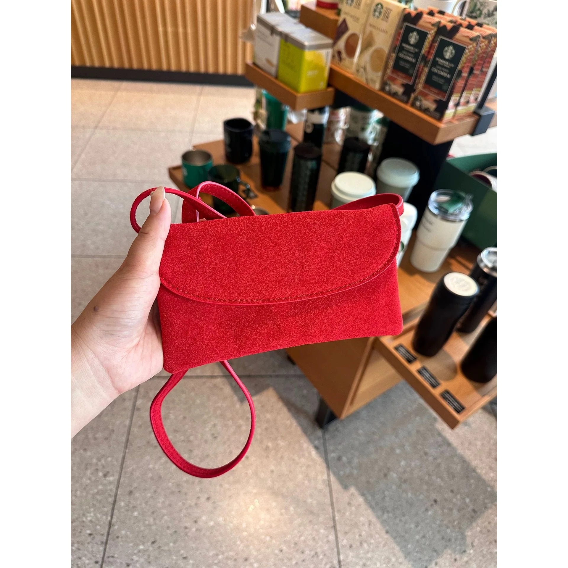 

Розовая замшевая сумка-кошелек для телефона для женщин, новинка 2026 года, модная элегантная сумка-конверт через плечо на одно плечо