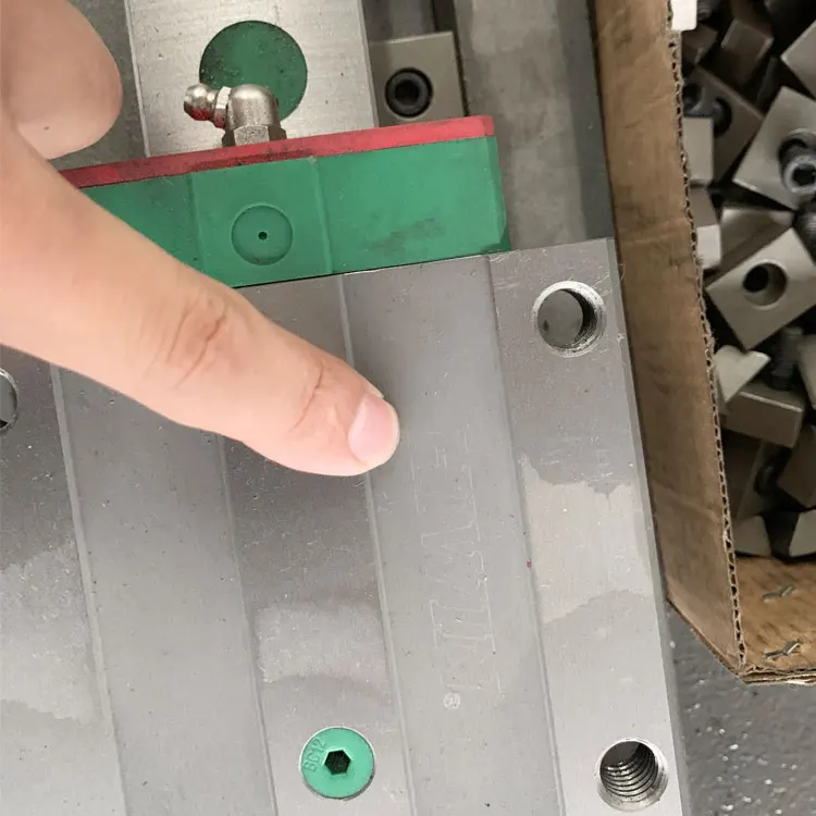 الصين مركز التصنيع العمودي الكبير باستخدام الحاسب الآلي VMC 1370 آلة الطحن باستخدام الحاسب الآلي