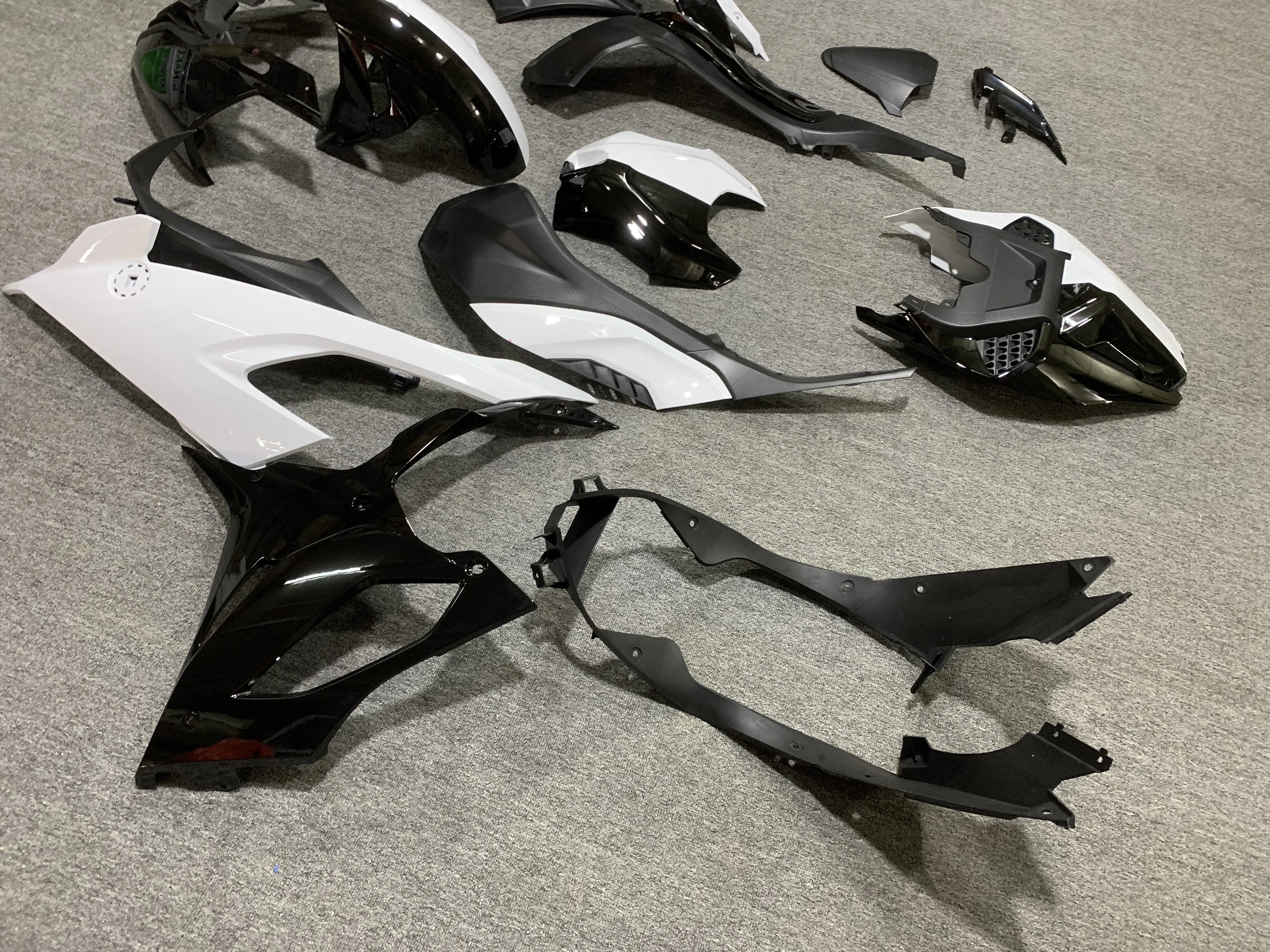 For BMW S1000RR M 2019 Fairing Kit ABS Plastic Body Accessories with Carbon Fiber for Motorcycle！！ 4