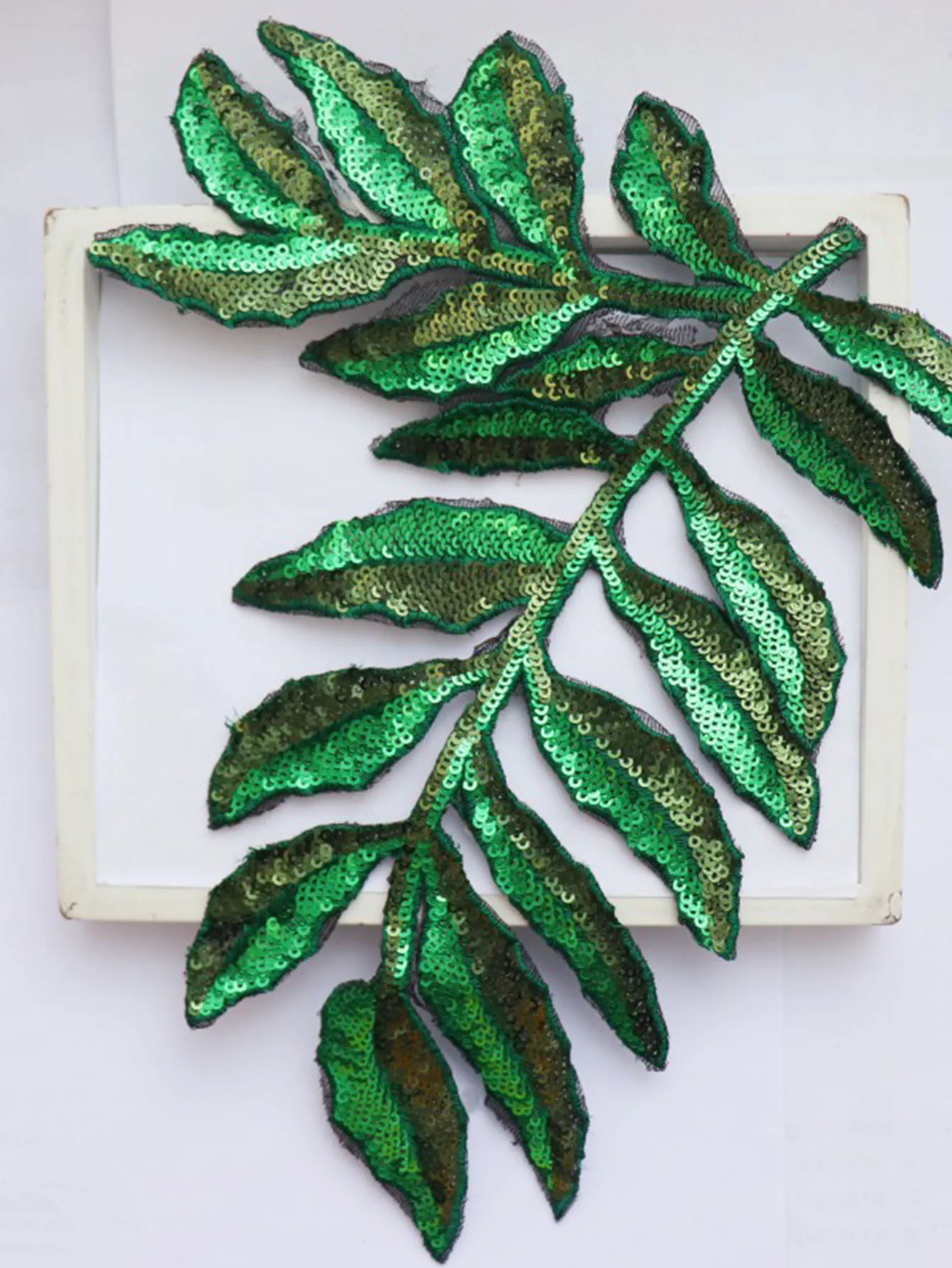 1 Piece Fashion Green Sequins Leaf Parch For Costume Dress Coat Iron On Patch for Clothing