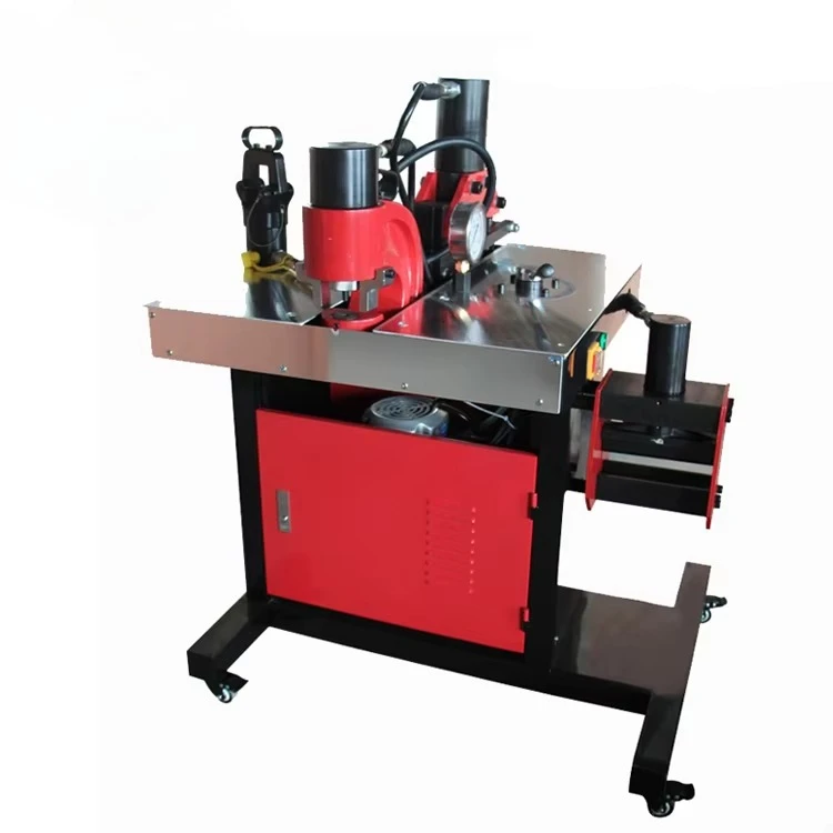 Machine à cintrer les buss hydrauliques