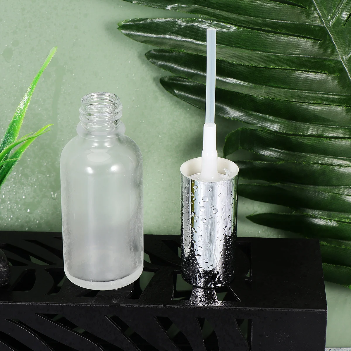 

9Pcs Essential Oil Bottle 30ml Dull Polish Glass Refillable Subpackaging Spray Makeup Bottle White Safe Durable Press Pump