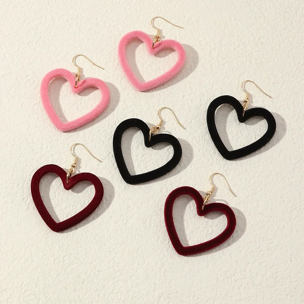 

Fashion Cute Hollow Love Earrings Simple Flocking Peach Heart Ear Hooks for Women Jewelry Sweet Girls Eardrop Party Couple Gifts