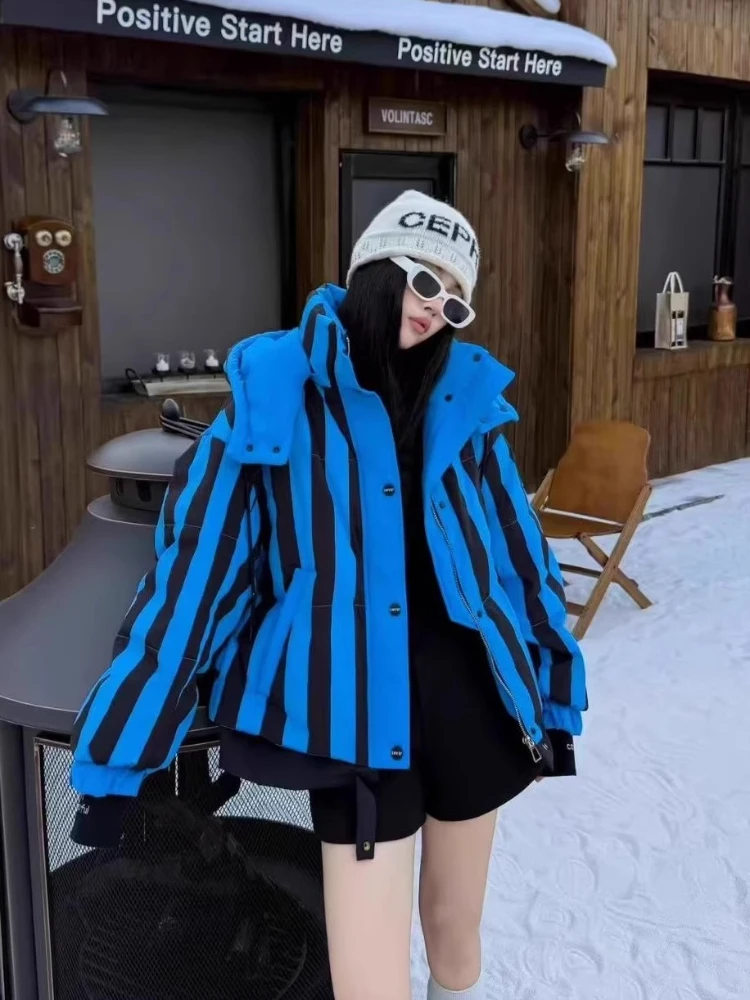 Gestreifte kurze Daunenjacke für Damen mit Kapuze, Maillard-Brot-Parkas, koreanische Freizeitkleidung, 90 % weiße Enten-Puffermäntel für Damen