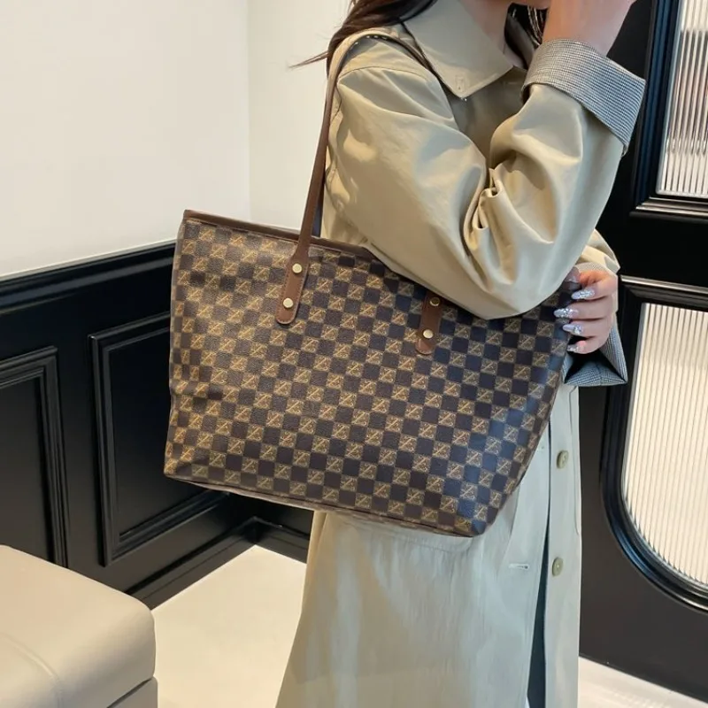 Trendy Design Letter Diaper Bag Logo Crossbody Handbag Women Minimalist Unique Leisure Business Casual
