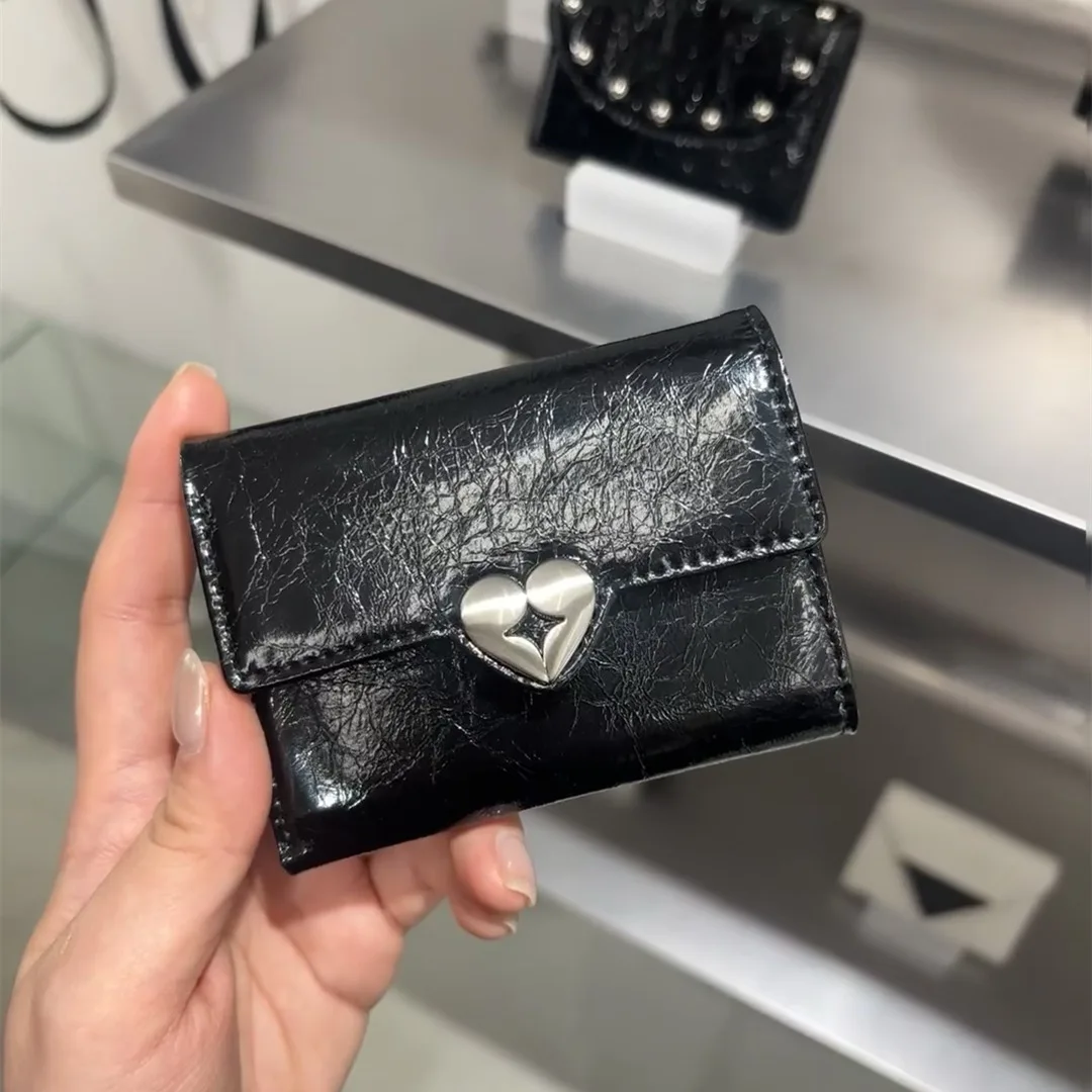 

Fennec Heart-Shaped Leather Card Holder with Heart Tag Flip-Top ID Card Case Classic Coin Pocket Multi-Color Wallet