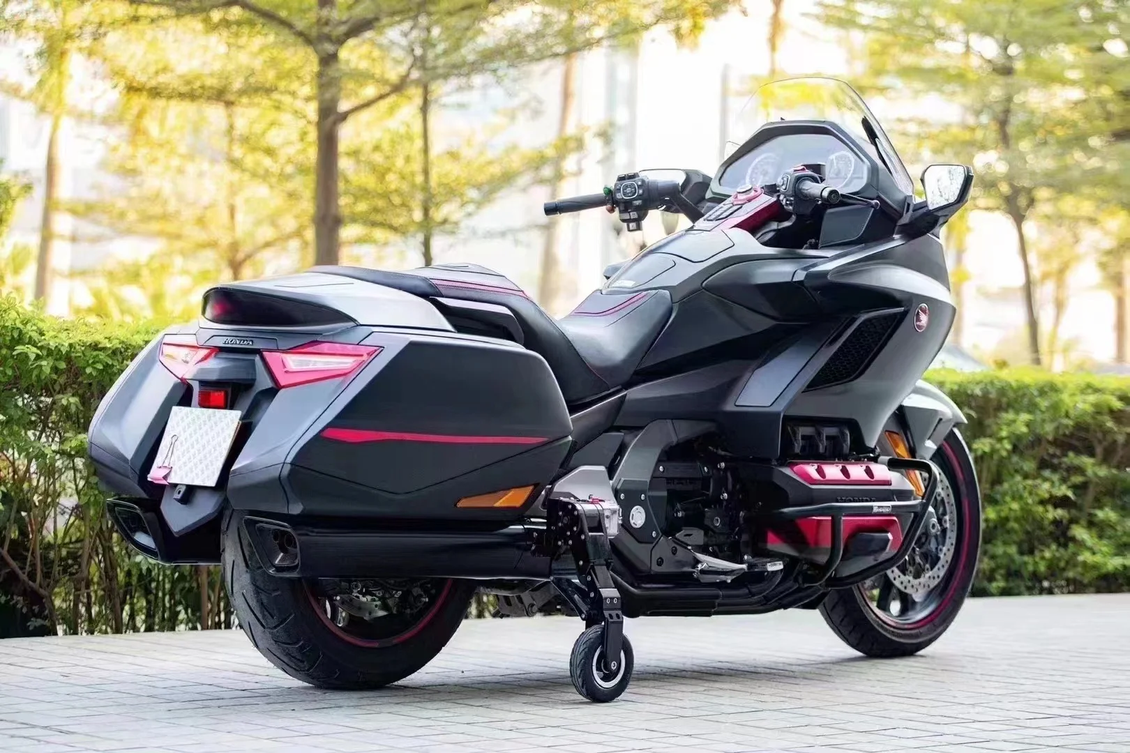 2025High-Grade Durable 12V Street Glide Stabilizer Wheels New Condition Iron Metal Stainless Steel Castings for Touring FLH Road