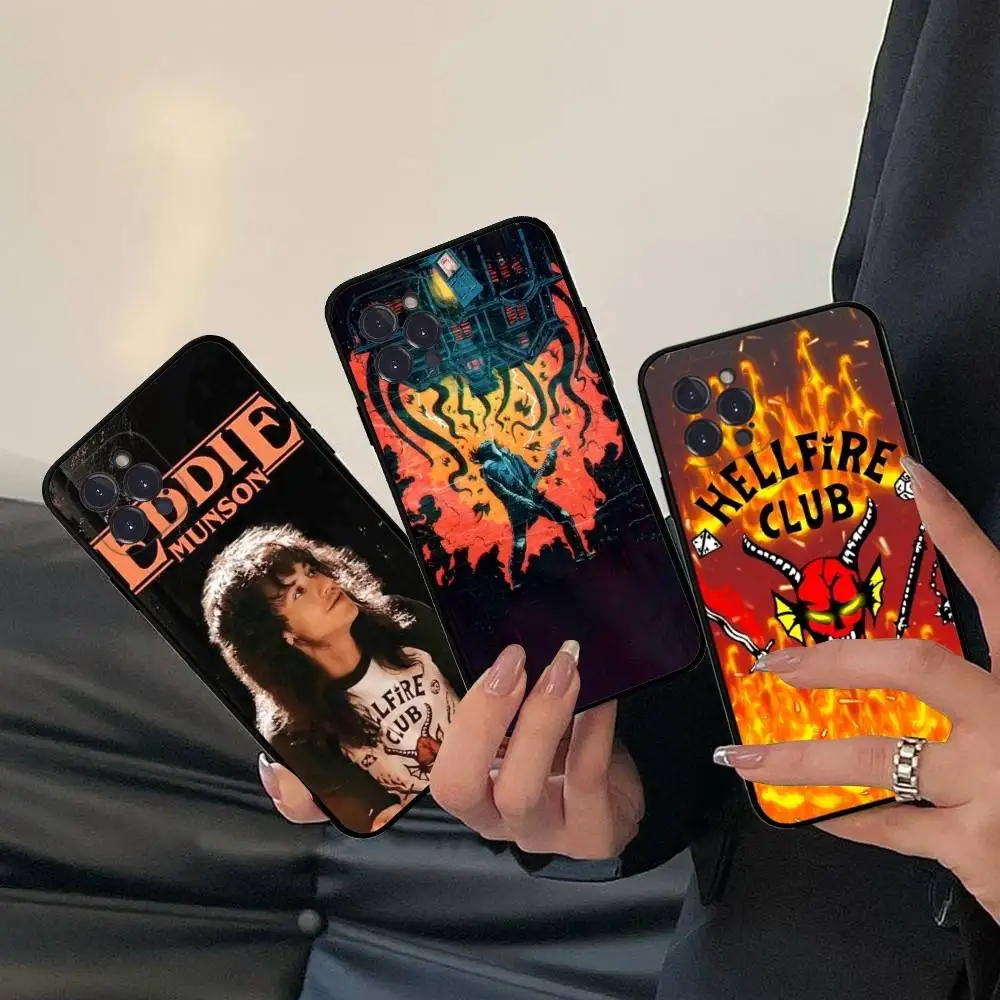 حافظة هاتف E-Eddie M-Munson لهاتف آيفون 17 16 15 14 13 12 11 Pro Max Plus غطاء أسود ناعم #3