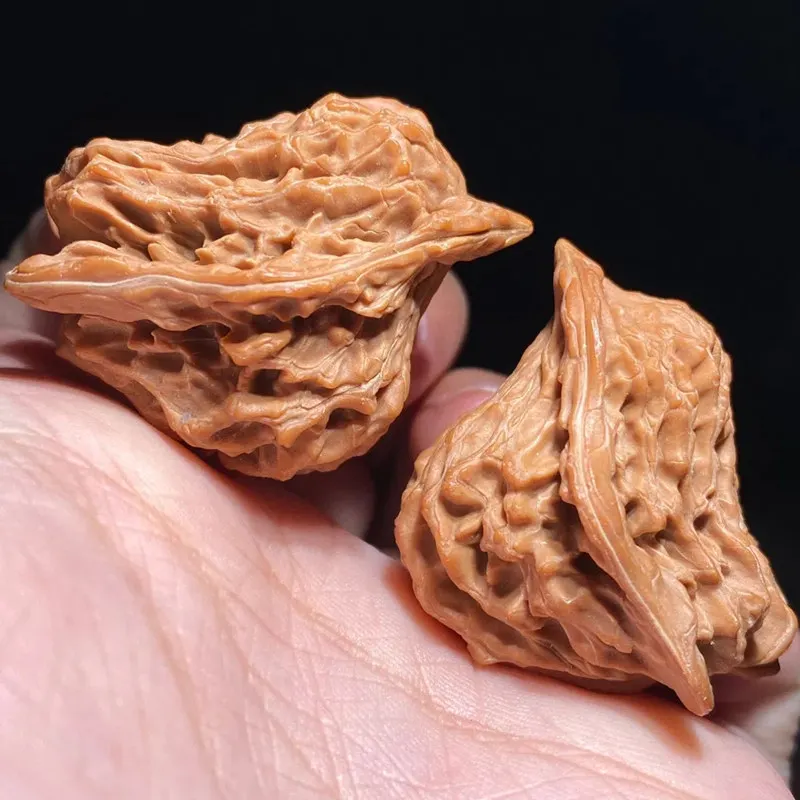 Selected old tree walnuts mountain- mandarin duck- mini bird-shaped hand-held ornaments and peace dove