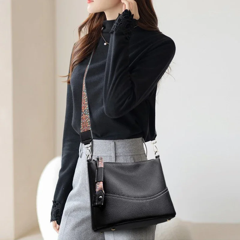 

Women's Fashion Cow Leather Crossbody Bags Female Casual Commute Soft Handbags Ladies Retro Real Cowhide Shoulder Bag for Lady