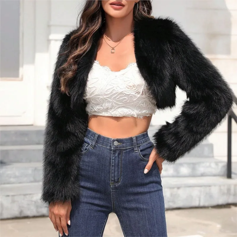 معطف فرو مزيف قصير للنساء لعام 2025 جاكيت غير رسمي على الموضة كبير الحجم سميك شتاء دافئ عالي الخصر ملابس خارجية للطقس البارد