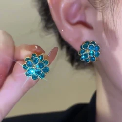 New Fashion Retro Zircon Peacock Blue Flower Ear Clip for Women Trend Elegant Luxury Ladies Wedding Party Premium Gift Jewelry