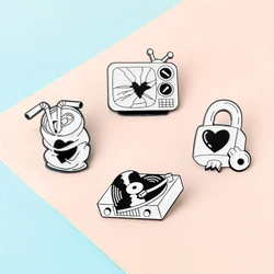 Retro Black White Metal Enamel Pin Heart Shaped TV Record Player Lock Brooches Lapel Backpack Badge Clothing Accessories Jewelry