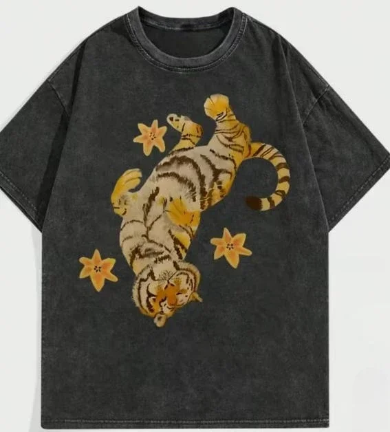 Unisex Oversized Vintage Distressed Washed Black T Shirt Y2K Grunge Oriental Tiger Lily Graphic Tee Short Sleeve Heavyweight Cotton Streetwear Casual Tops
