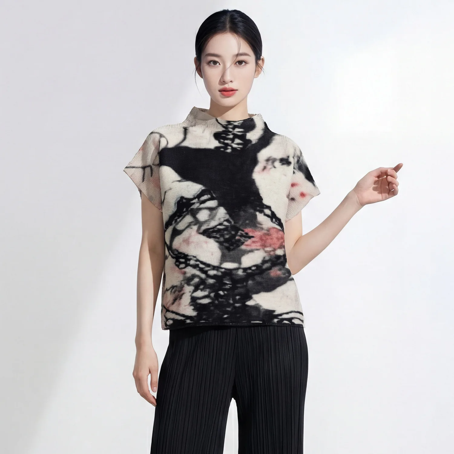 

Miyake Corn Pleated Short-sleeved Women's Design, Fashionable, Half-turtle Collar, Loose Printed, Versatile T-shirt Top