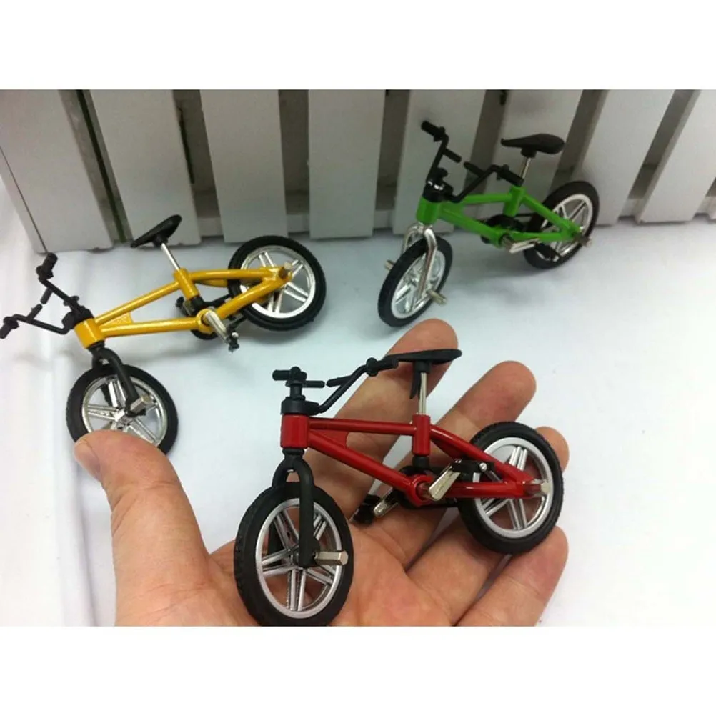 

4Pcs 1:18 Alloy Mountain Bike Miniature Finger Bike Decorative Play Gift for Kids Boys Girls Collection Bright