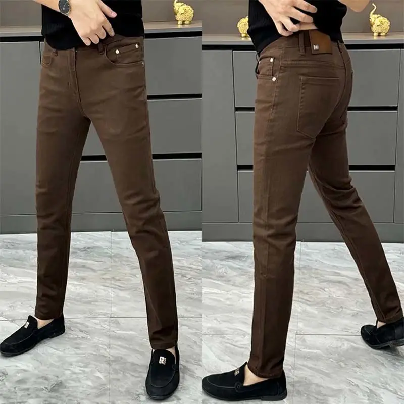 New High-end 2026 Men's Jeans Trendy Slim-fitting Coffee-colored Casual Pants Elastic Simple Workwear Small Feet Trousers Men