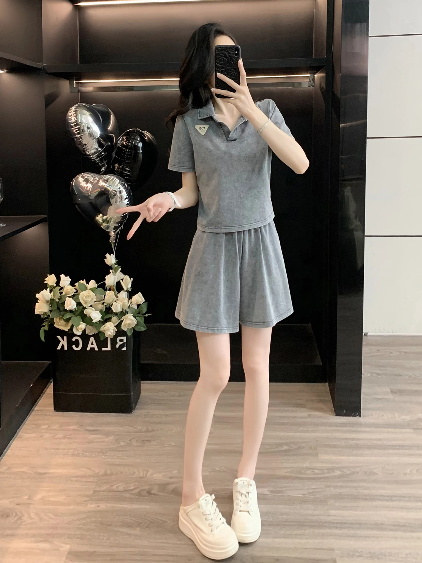 

Женский летний повседневный спортивный комплект ort Sve Свободный модный костюм для бега из двух предметов Хлопковый материал с откидным воротником