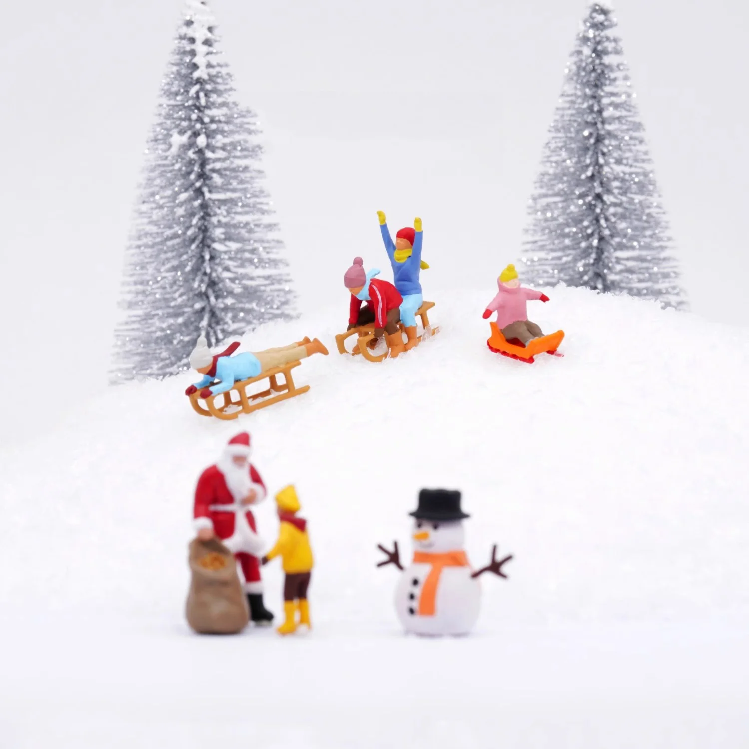 Resin Diorama 1/64  Skier Kid Miniature Figures Miniatura 1/87 Minifigures Microlandscape Model DIY Figure Collectible