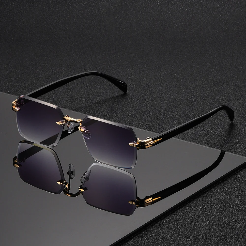 Halloween Christmas a High-End Metal Gradual Change Sunglasses, High Definition Lens Quality Choice. Exquisite Trimming Process, Interpretation of Light Luxury Fashion. Gift Good Products, Tasteful Birthday Gifts.