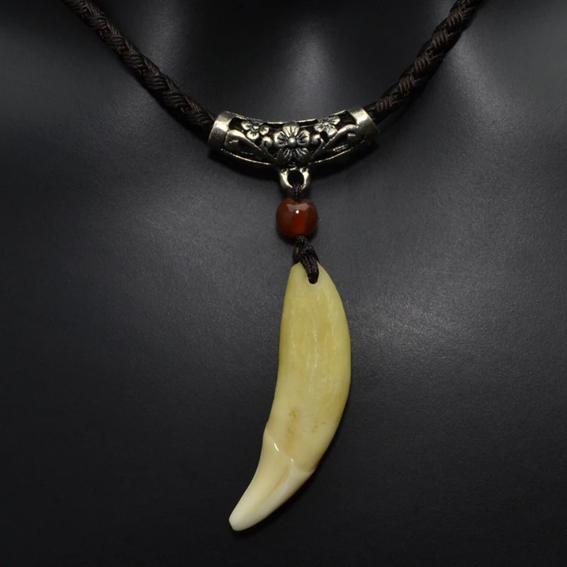 Cool Men's Necklace Imitation Wolf Tooth Pendant handmade Tibetan Amulet Fangs Tooth Vintage Charm White Brown Ecru