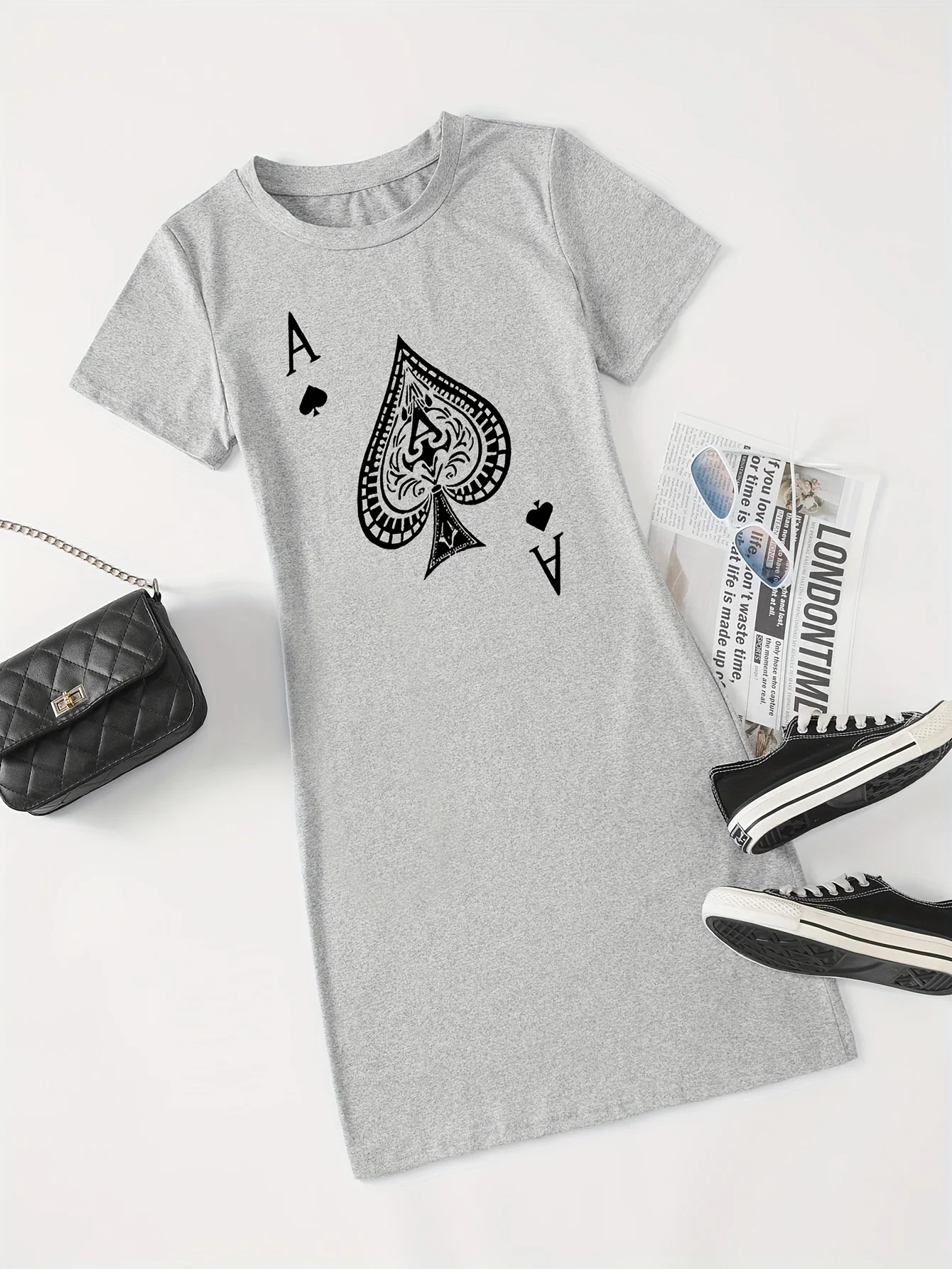 Vestido ajustado informal de talla grande con cuello redondo para mujer, vestido transpirable ligero de manga corta con patrón de tarjetas del alfabeto