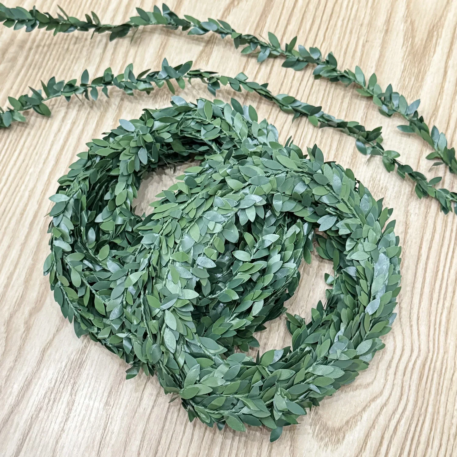 7.5/30M Artificial Ivy Plant Green Leaf Vine Iron Wire Wisteria Garland DIY Fake Leaves Creeper Hanging Leaves Home Garden Decor