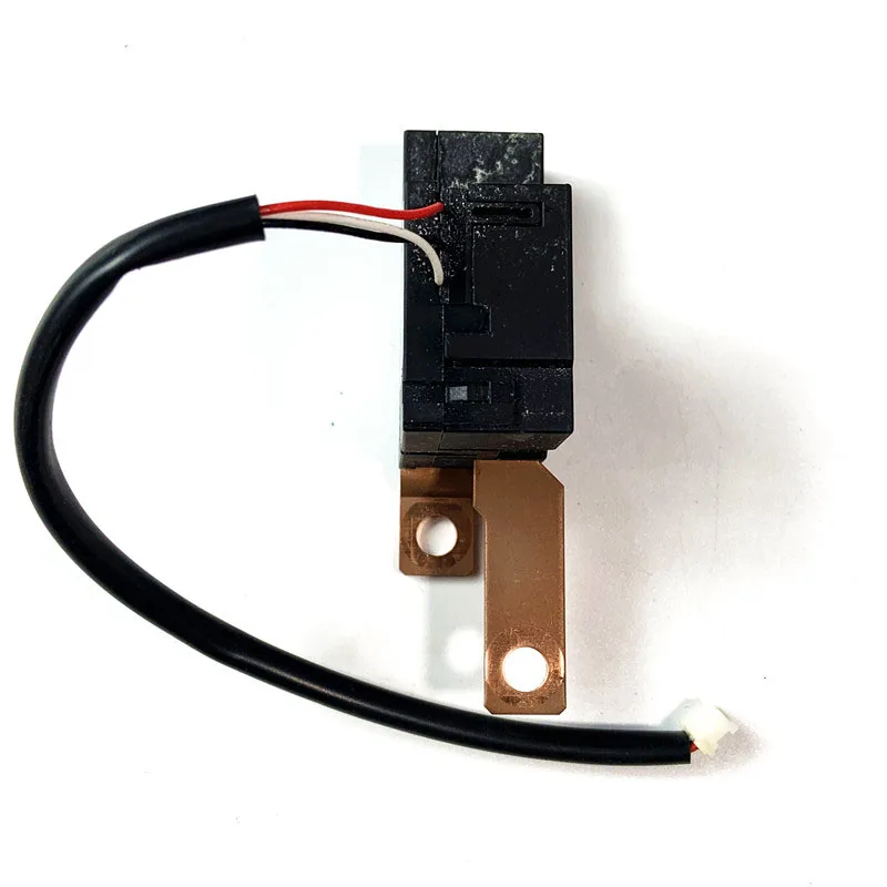 1PC UL-721Q-R1A-B032 12v 100A Soft Start Relay Contactor Used