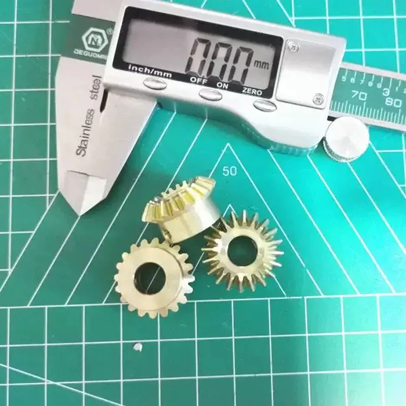 1Pcs Single 0.5/0.8/1/1.5M 1:1 Brass Bevel Gear 15/20/25/30 Teeth 90 Degree Right Angle Transmission Parts Machine Parts DIY