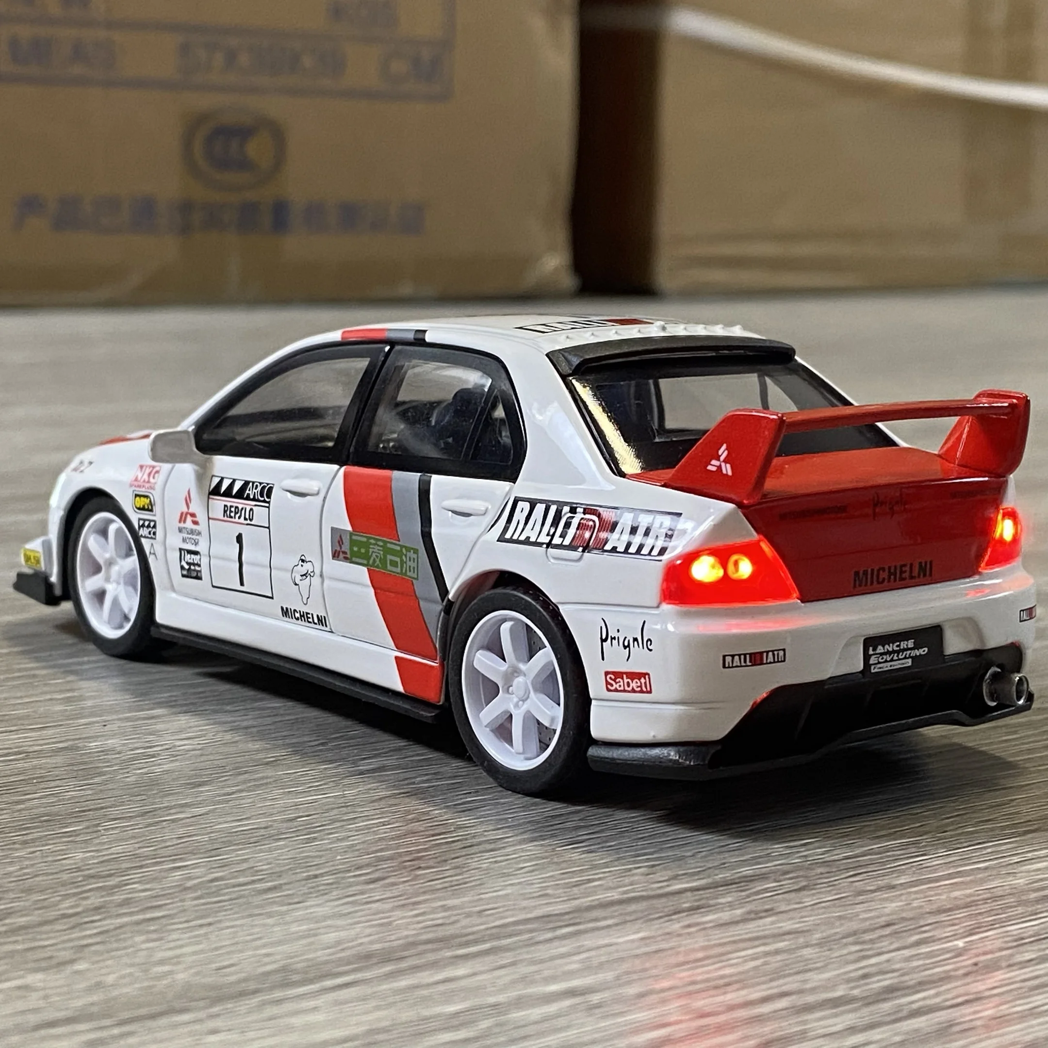 JDM 1:32 ميتسوبيشي لانسر تطور نسخة البترول سبيكة دييكاست نموذج لعبة أطفال لعبة عصرية هدية مزخرفة لصديق الأولاد