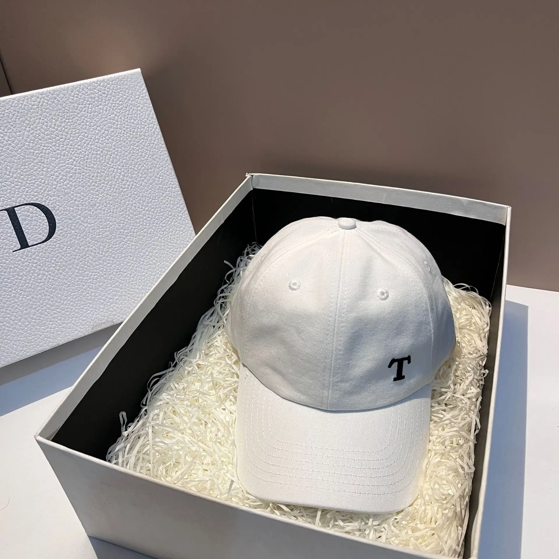 قبعة بيسبول عصرية مطرزة لعام 2025 - قبعة ناعمة للربيع والصيف من القطن المغسول للنساء/الرجال، أزياء خارجية متعددة الاستخدامات