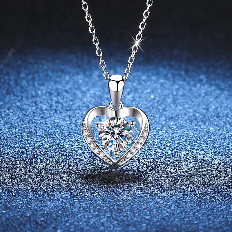 D Color Moissanite Necklace Eternal Heart Silver Pendant Clavicle Chain Chinese Valentine's Day Gift Platinum PT950 Mark