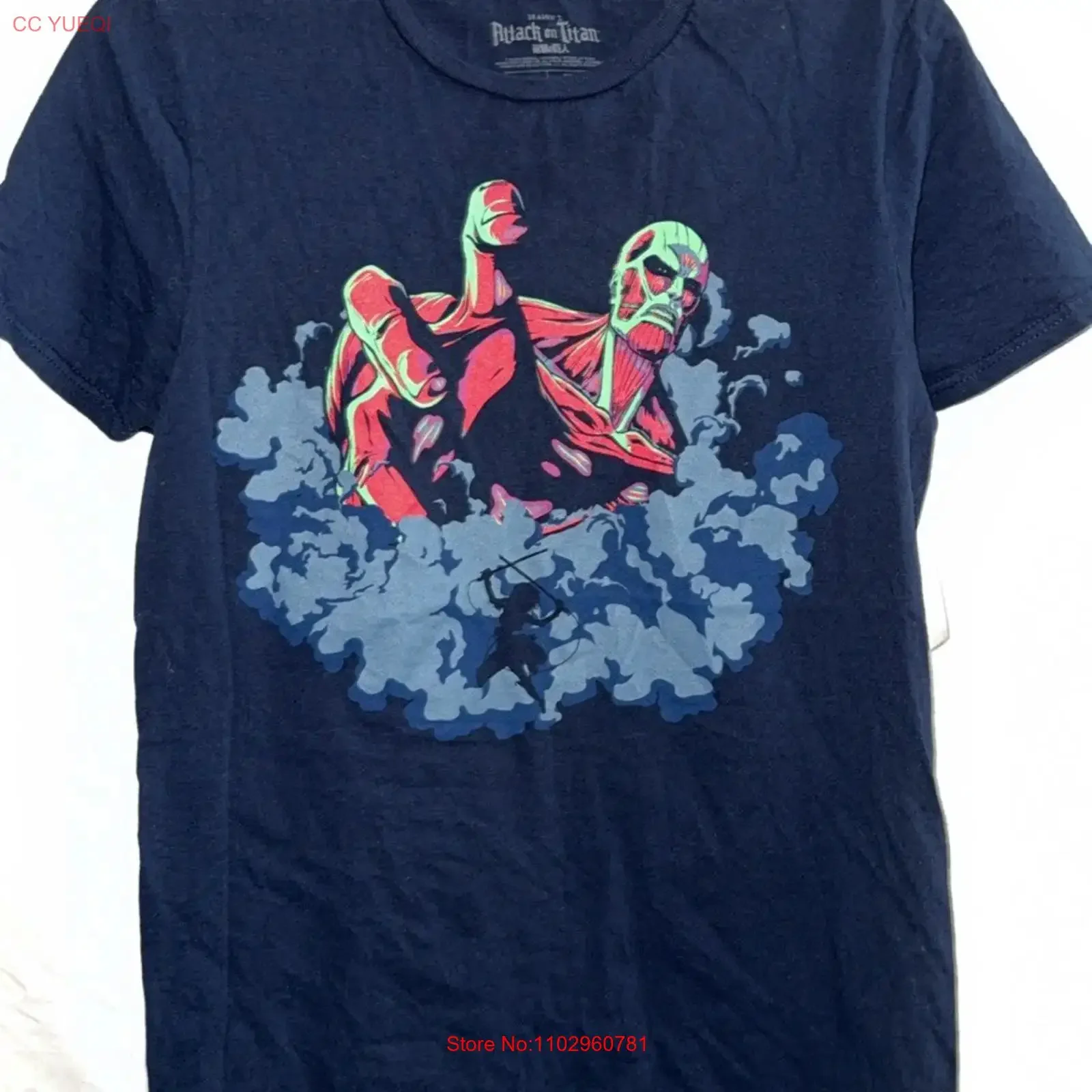 camiseta-masculina-attack-on-titan-azul-marinho-tamanho-pequeno-usada-vintage-lavada-streetwear-unissex-estilosa-versatil-com-estampa