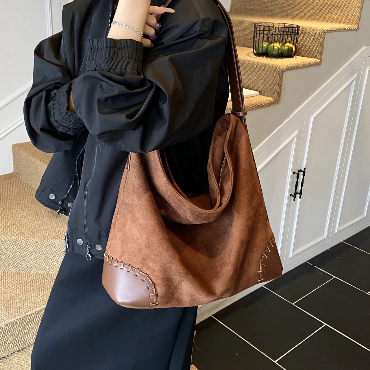 

Female Commute Handbags Retor Suede Leather Single Shoulder Bag adjustable Strap Ladies Messenger Bags High Quality Female Tote