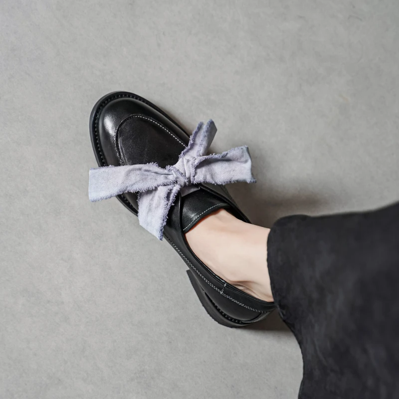 أحذية بروغ للنساء من جلد الحصان الأصلي بلون سادة ومقدمة مستديرة ورباط علوي أحذية مسطحة للسيدات مصنوعة يدويًا