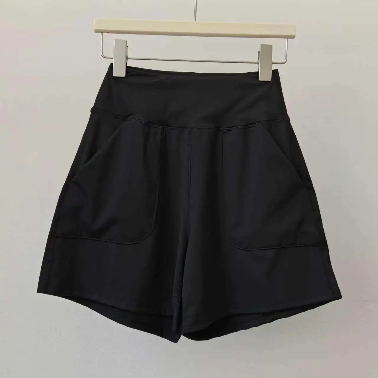 Yoga-Dreiviertelhose für Damen, hohe Taille, lässig, zum Laufen, Training, schlankmachend, schnelltrocknend, locker und atmungsaktiv, Sportshorts – Detail 3