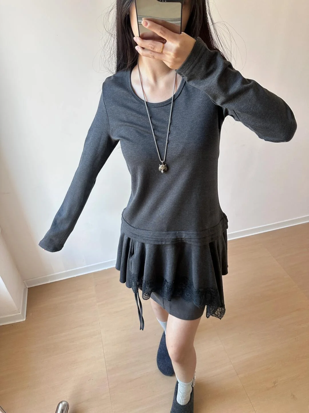 Slim Fit Long Sleeve round Neck T-Shirt Women's Inner Wear Lace Trim Bell Sleeve Base Shirt Korean Style Commute Cotton Top