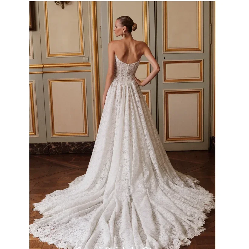 ชุดเพื่อนเจ้าสาวทรงเอไลน์แบบเปิดไหล่ผูกเชือกด้านหลัง ยี่ห้อ Jane Eyre พร้อมชุดแต่งงานแบบแขนยาวถอดได้