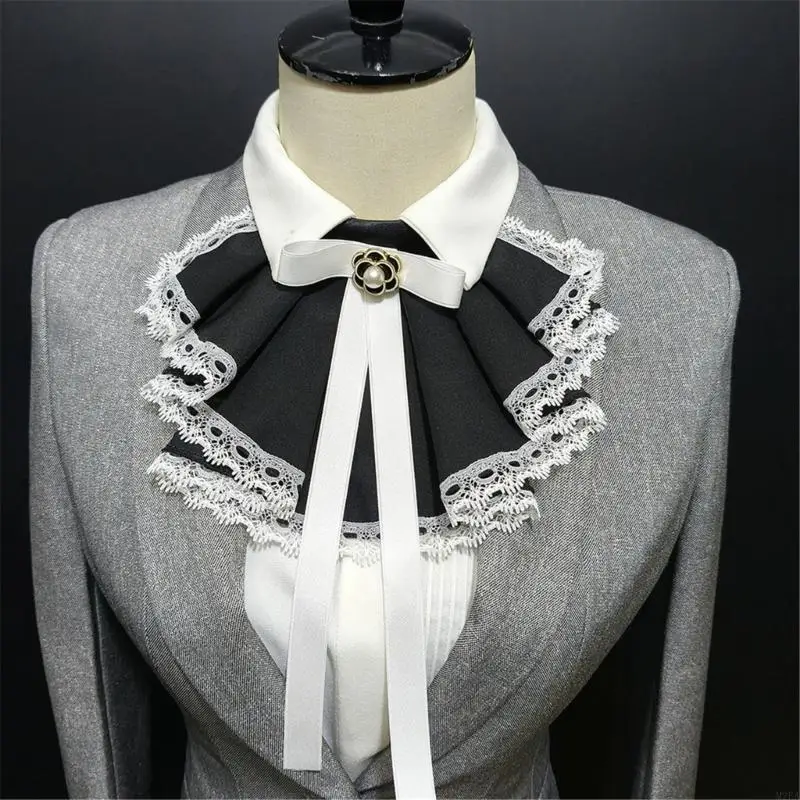 2026 New European Detachable Collar Intricate Lace Elegant Event Essential Accessory