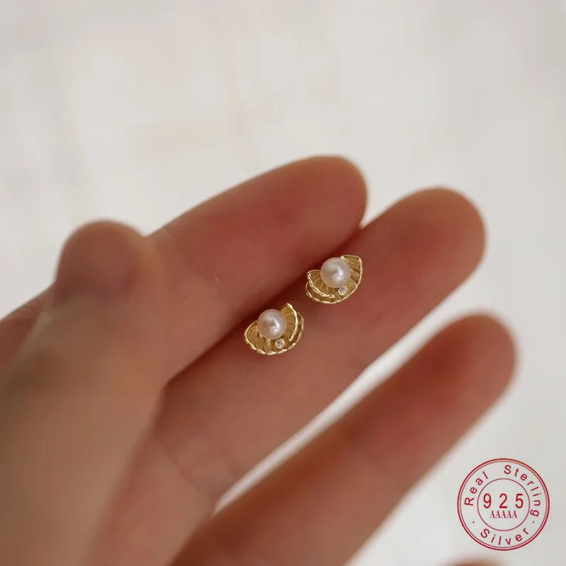 

Серьги-ракушки из стерлингового серебра 925 пробы с покрытием из золота 14 карат и искусственным жемчугом Элегантные легкие роскошные женские украшения