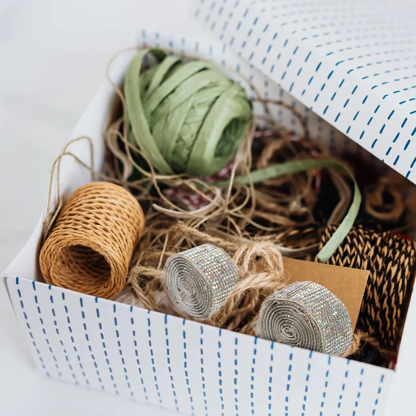 

2 Rolls Self-Adhesive Rhinestone Ribbon 5M Sparkle Tape For Wedding Car Phone Diy Decoration Rhinestone Wrap Trim Mesh Sewing