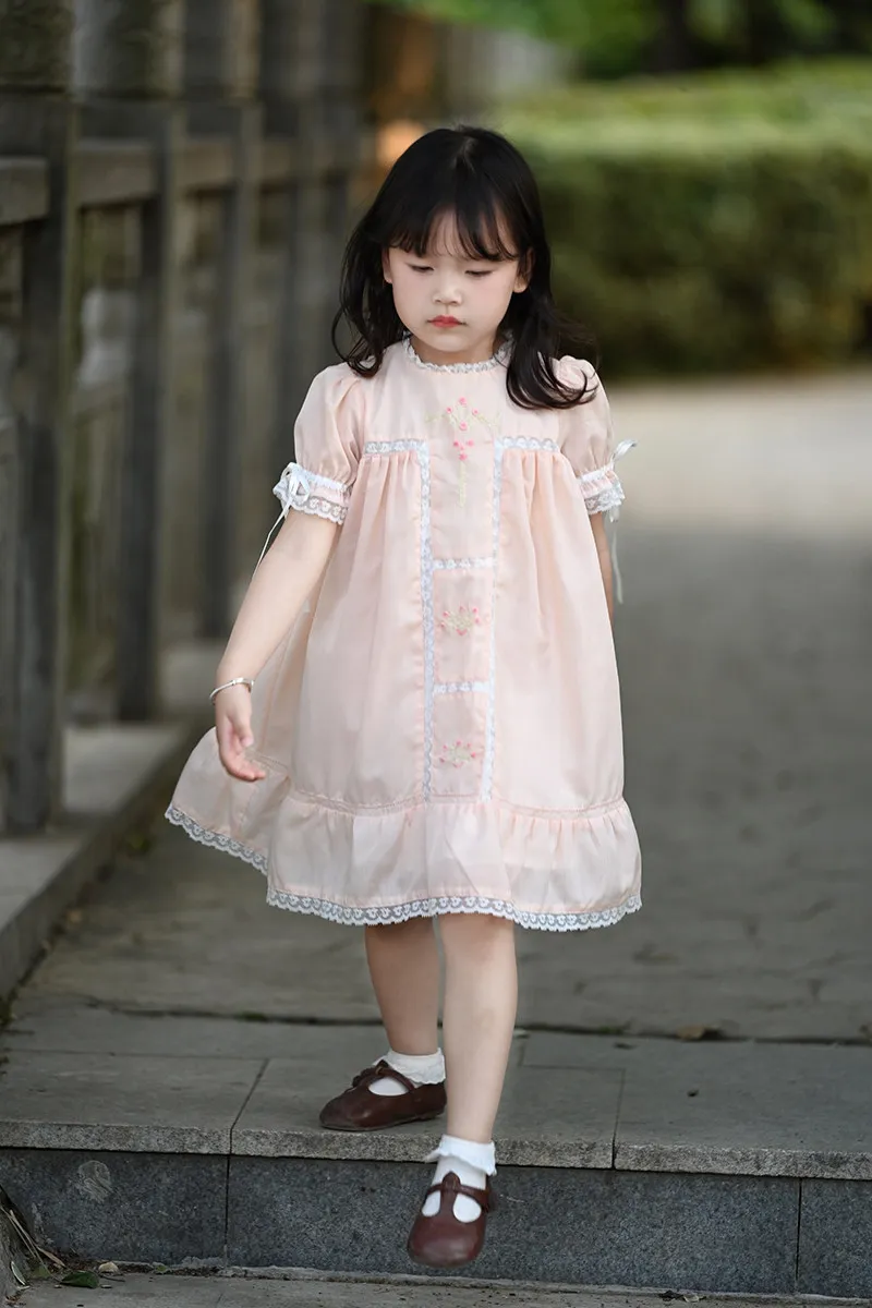 Vintage Cottagecore Nachthemd für Kinder mit Blumenstickerei, Spitze, Puffärmeln, Babydoll-Kleid, Süßes Lolita Locker Sitzendes Smoking-Kleid – Detail 9