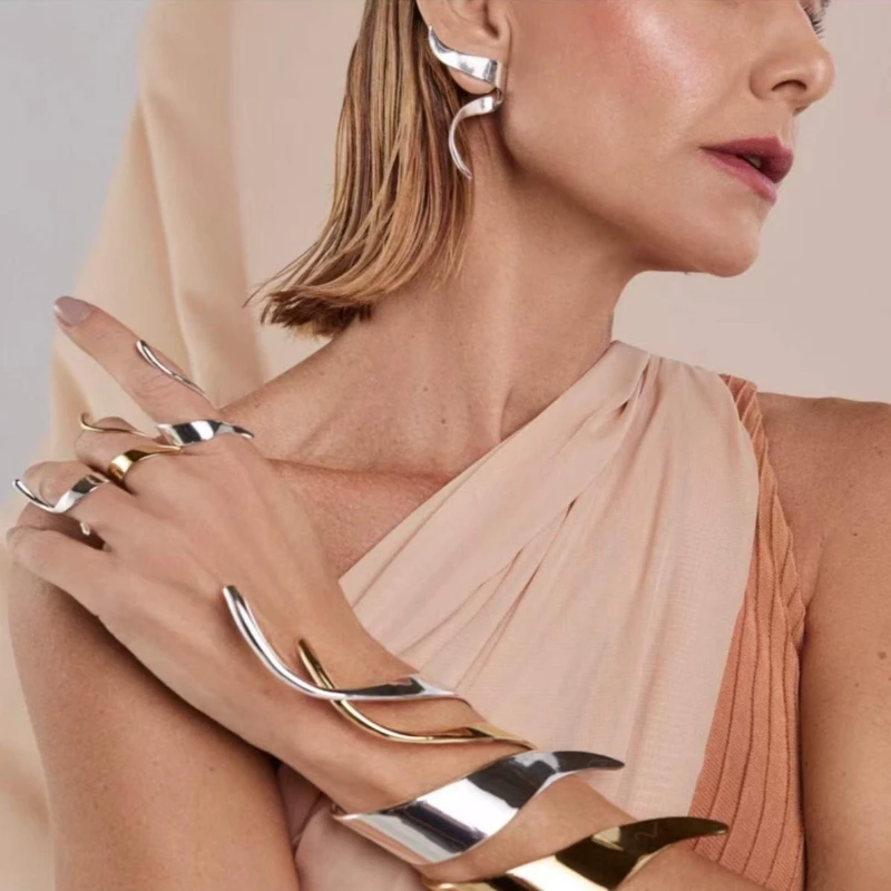 Fashion Irregular Metal Twisted Long Drop Earrings Bracelet for Women Trending Geometric Gold Color Waves Earrings Jewelry