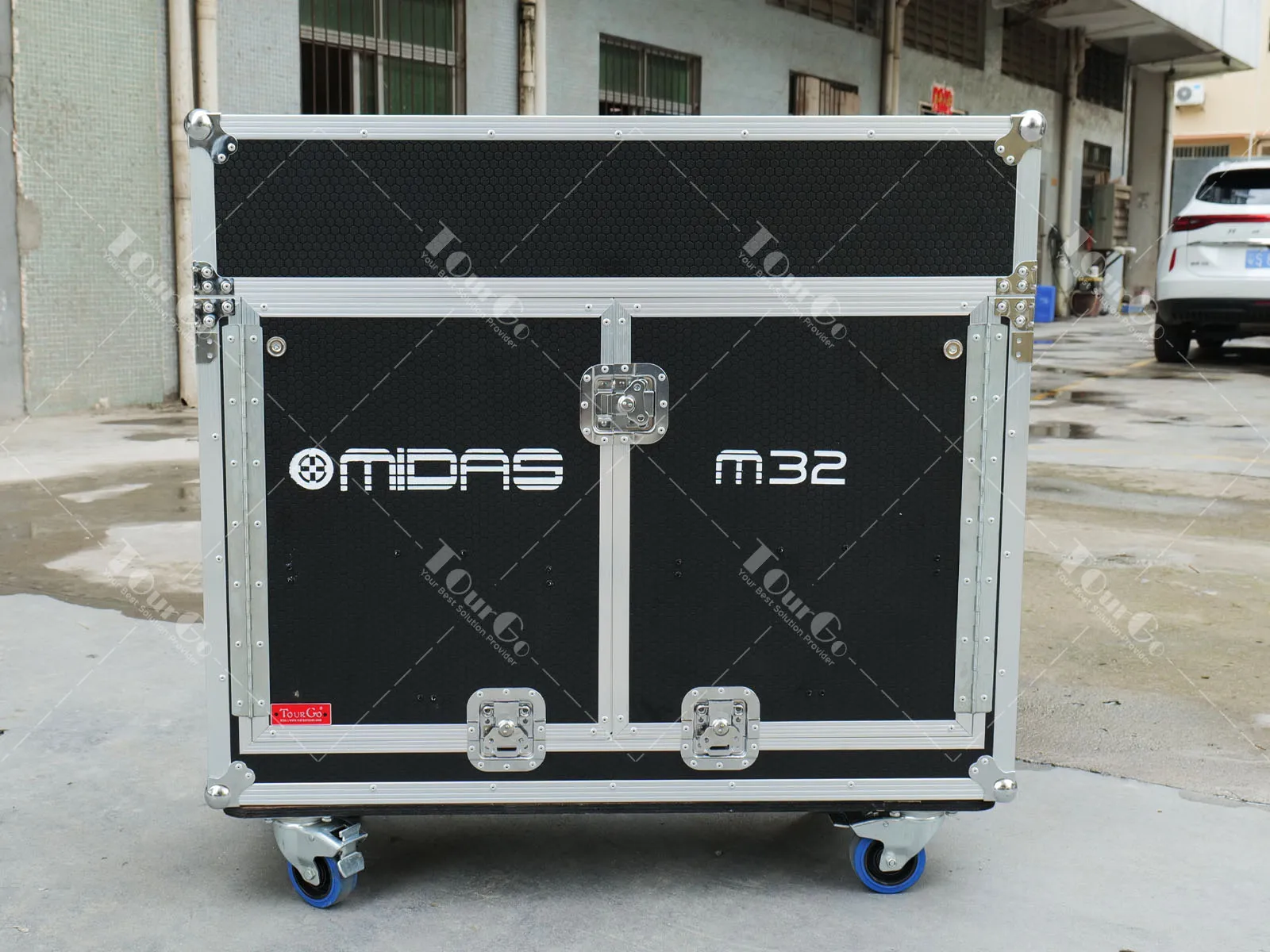 DJ Digital Mixer Consoles Flip Flight case for Midas M32 with Doghouse