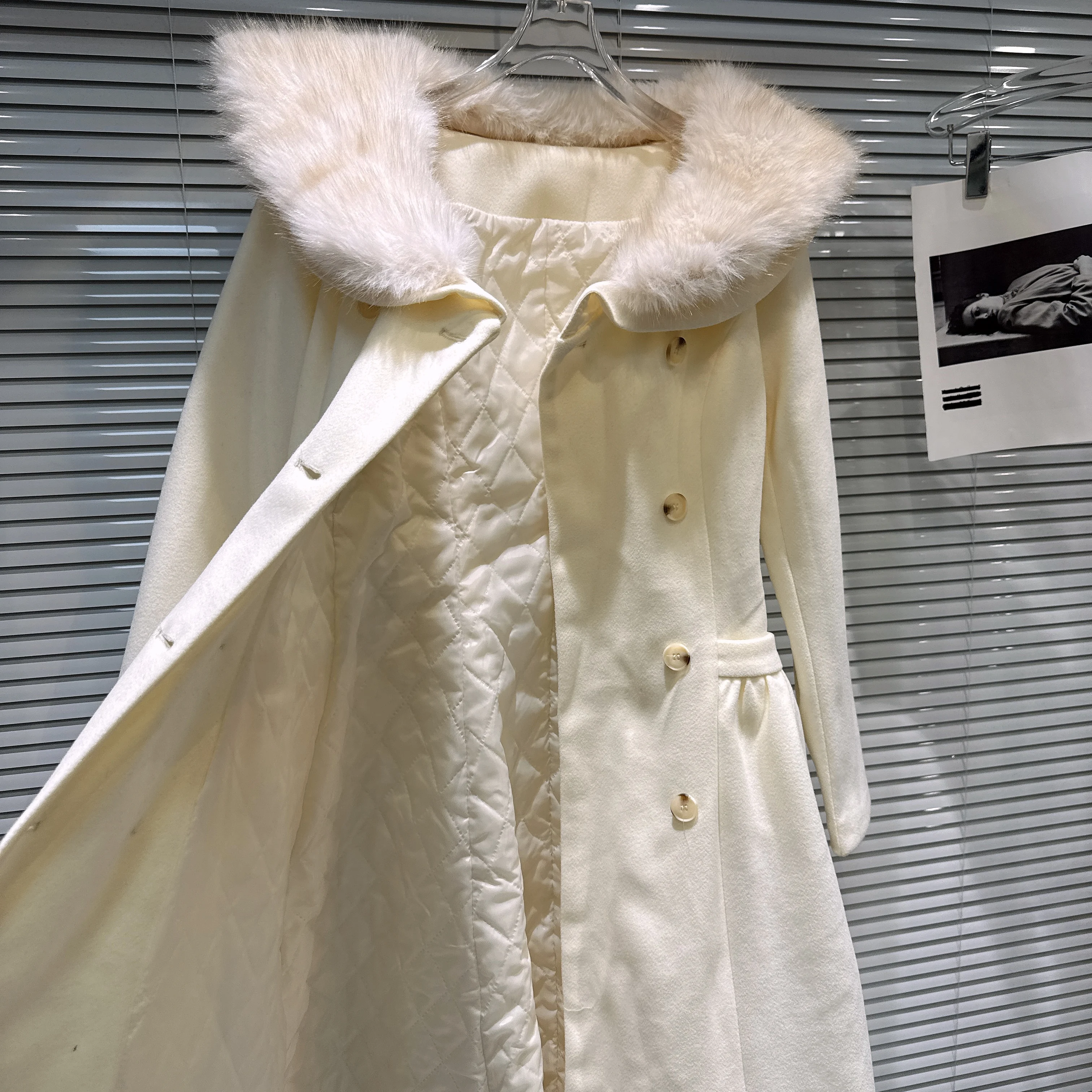 French Style Elegant Fur Collar Long Sleeve Double-Breasted Slim Fit Versatile Casual Wool Coat for Women Winter Long Jackets