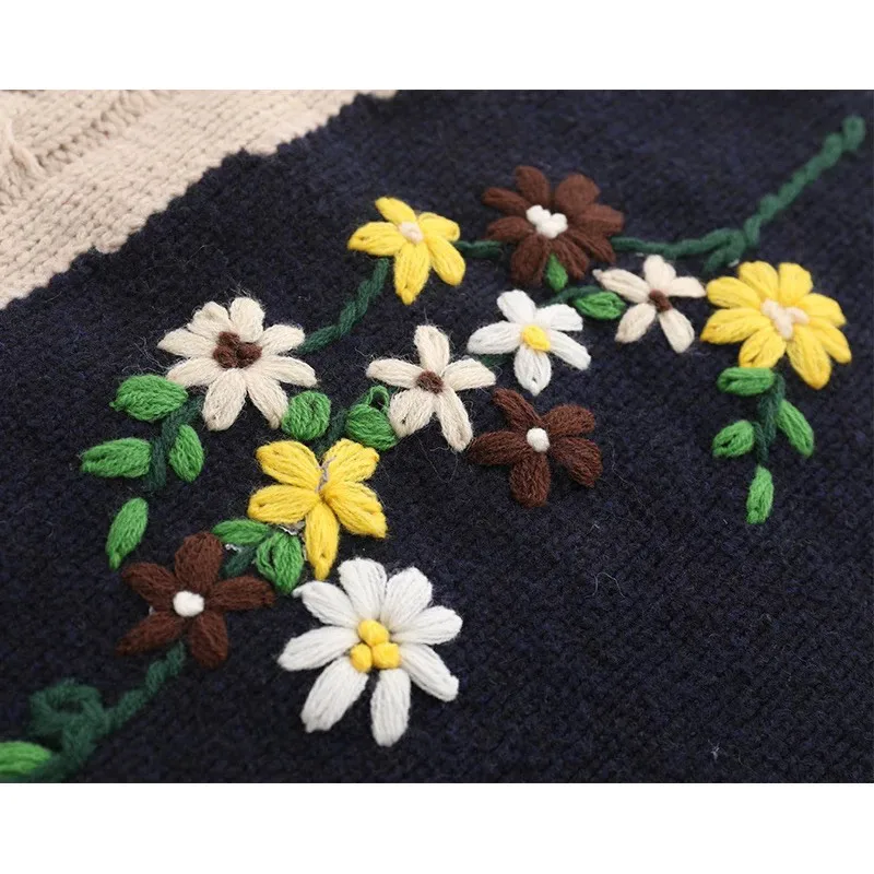 

Casual Loose Knitted Sweater with Embroidery Flowers round Neck Long Sleeve Autumn Winter Outerwear Pullovers for Women F479